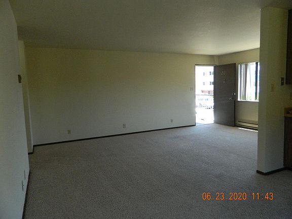3rd image of 975 Nora Way #201