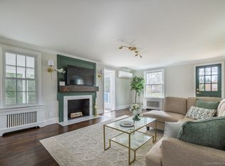 62 Park Ln, Trumbull, CT 06611