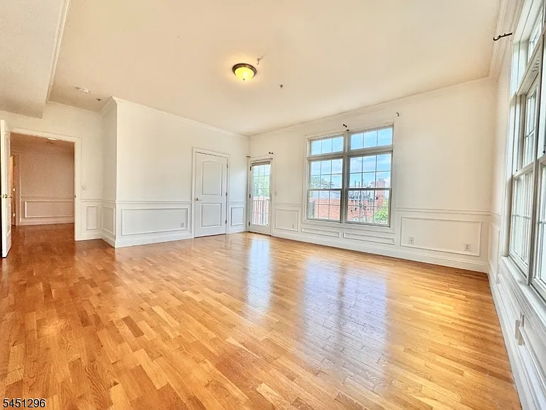1677 Springfield Ave #13 — Photo 21