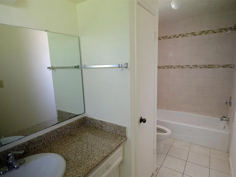 12515 Bexley Dr — Photo 9