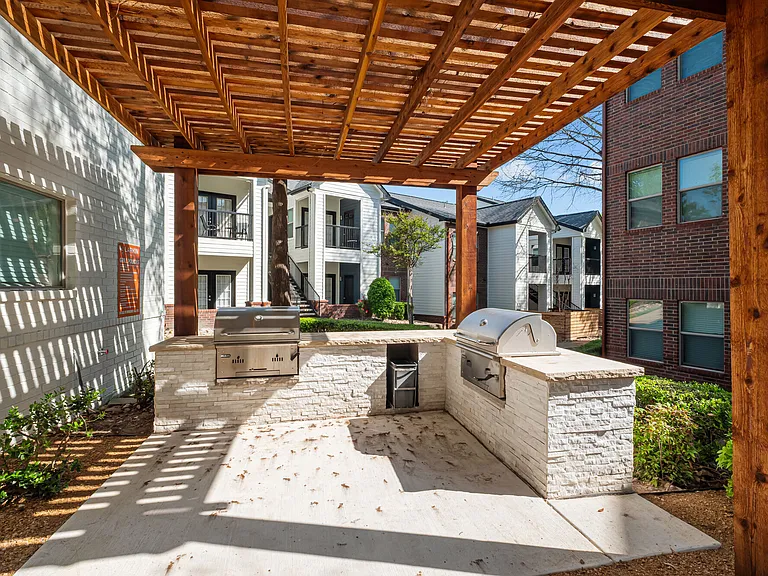 Larkin Apartment Homes — Photo 70