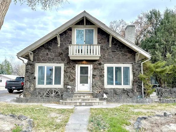709 Yakima Ave, Filer, ID 83328