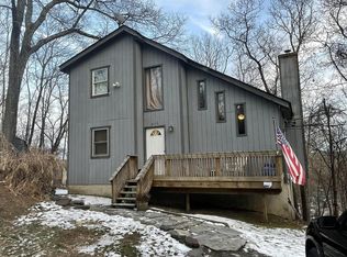 331 Timber Hill Rd, Henryville, PA 18332