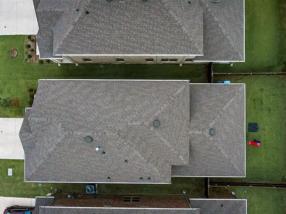 5th image of 18117 Lakefront Ct