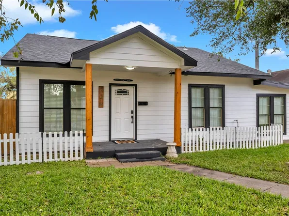 726 W Richard Ave, Kingsville, TX 78363