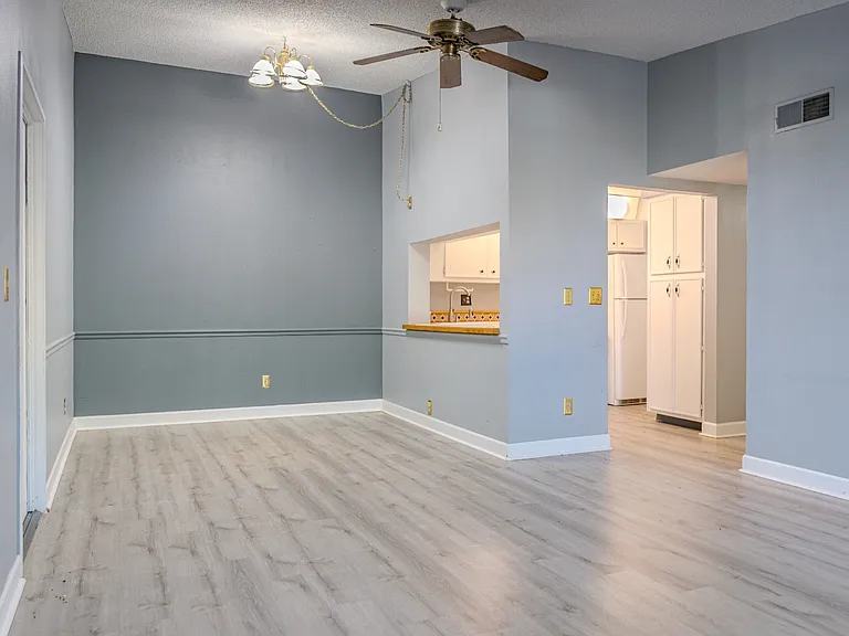 8215 Sun Spring Cir #23 — Photo 6