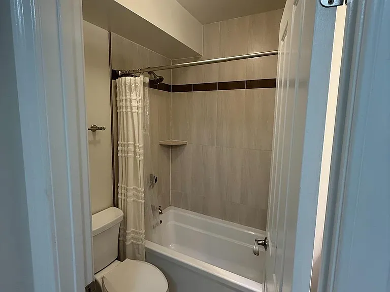 3925 Fulton St NW #5 — Photo 14