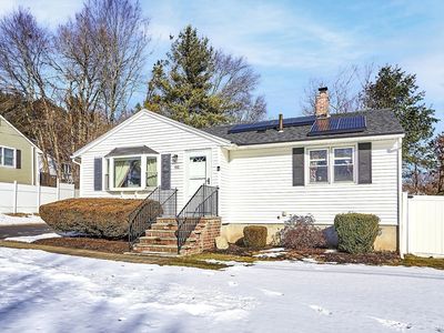 90 Coburn Dr, Lowell, MA, 01854