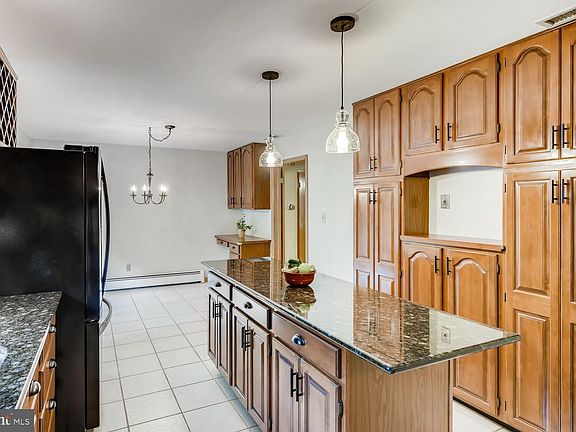 5th image of 1741 Creston Dr