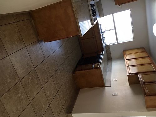 2nd image of 1905 Wilcox Ave