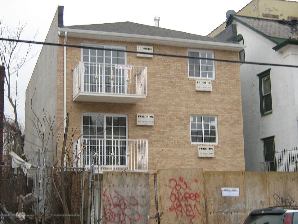 1st image of 688 E 224th St #3