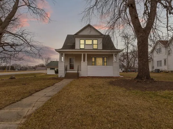 303 Broadway Ave S, New Richland, MN 56072