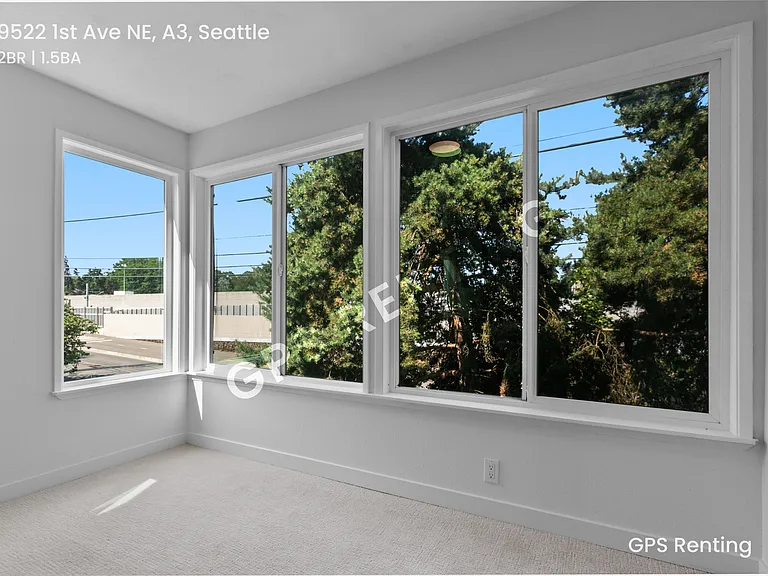 9522 1st Ave NE #A3 — Photo 9