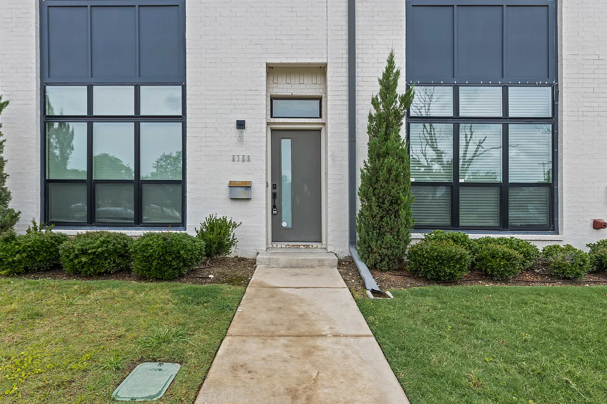 Building Photo - 3138 Wayside Ave #1