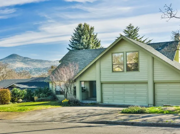 1043 Tamara Cir, Medford, OR 97504
