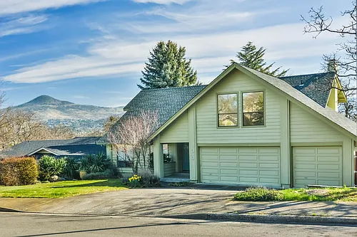 1043 Tamara Cir Photo 1