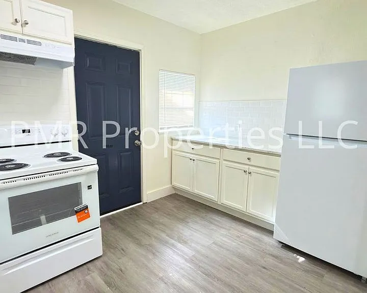 1706 NW Cherry Ave — Photo 4
