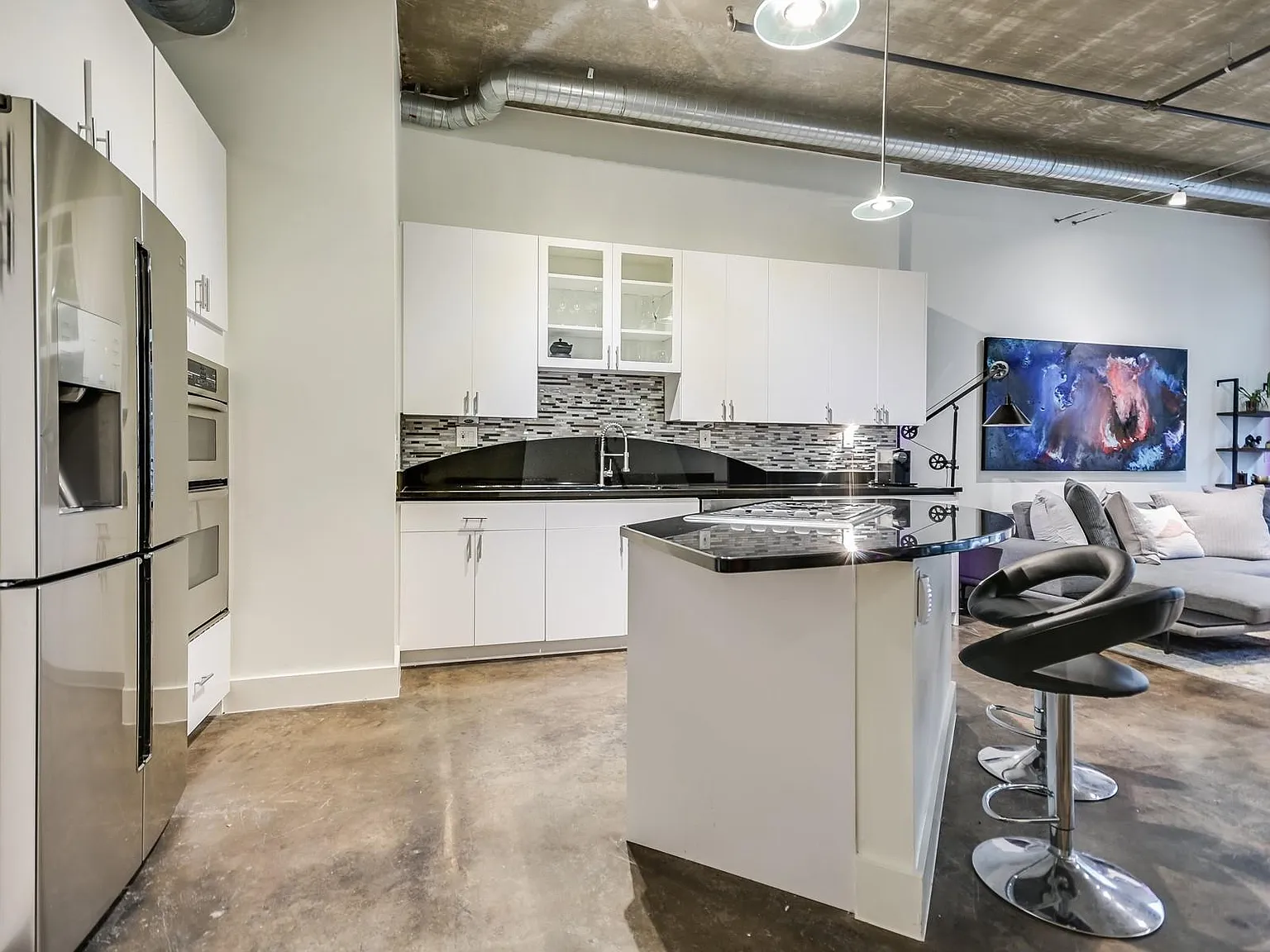 1 bed, 1.5 bath, 1243 sqft, $3,900 — Photo 3