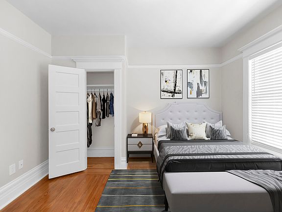 5th image of 2128 Van Ness Ave #404