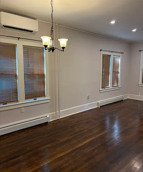 531 Queen St — Photo 22