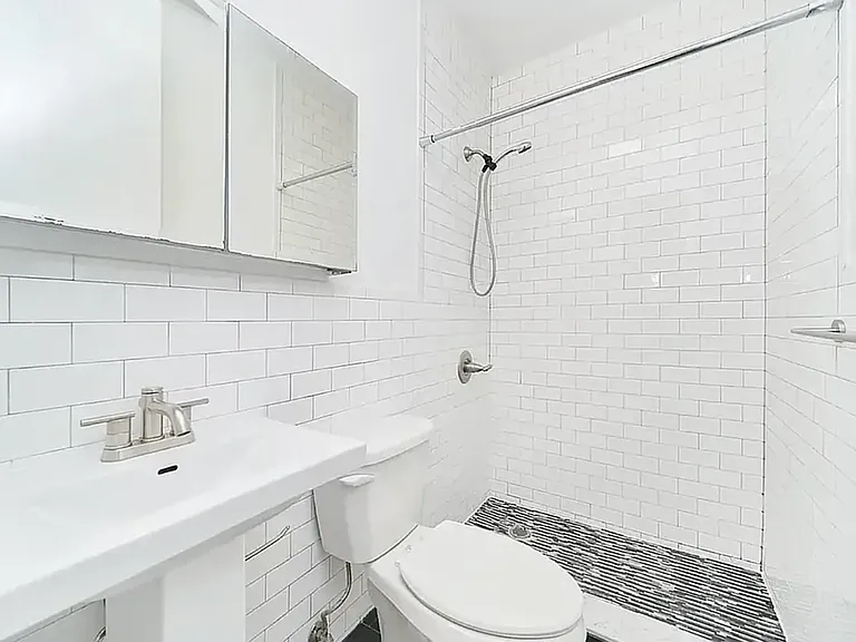 157 Suffolk St #202 — Photo 5