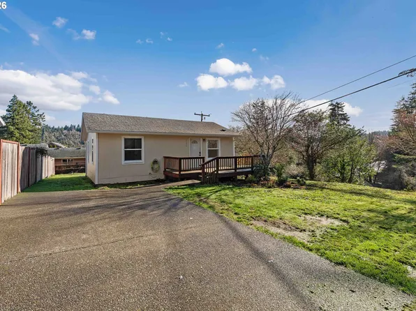 1390 Pennsylvania Ave, Coos Bay, OR 97420