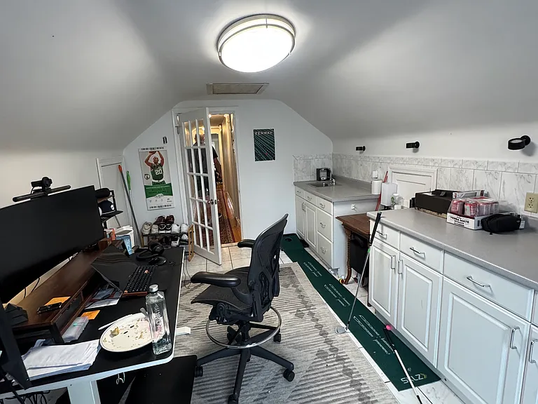 8 Maplewood St #2 — Photo 15
