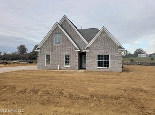 321 Rocky Creek Dr, Senatobia, MS 38668