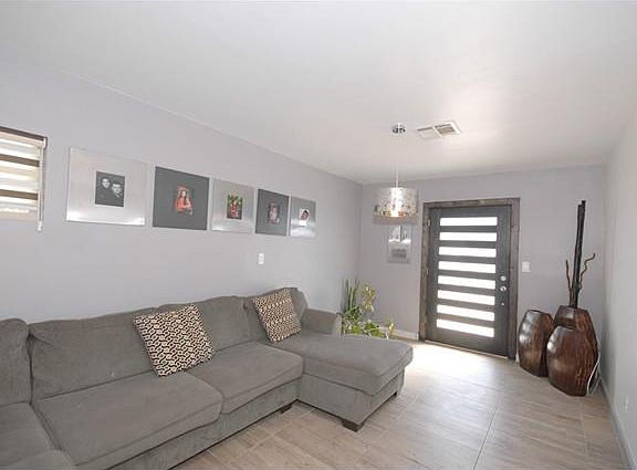3rd image of 1203 Cuba Dr