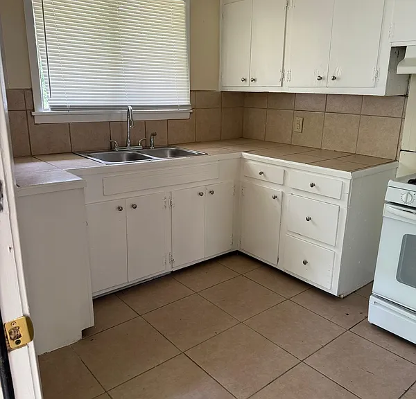 1326 Cadillac Dr — Photo 5