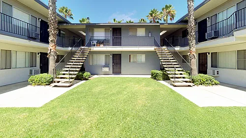 Palms of La Mesa Photo 1