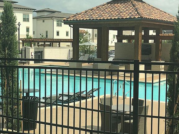 5th image of 2741 Lakeside Pkwy APT 414