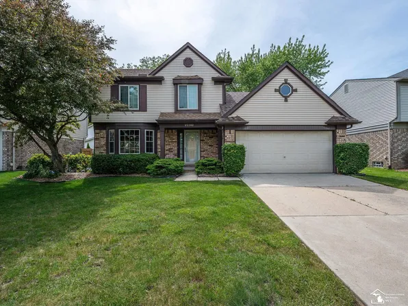 22262 Sherwood Ln, Brownstown, MI 48134