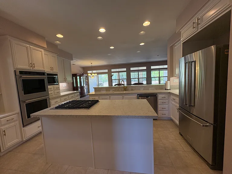 524 Golden West Dr — Photo 6