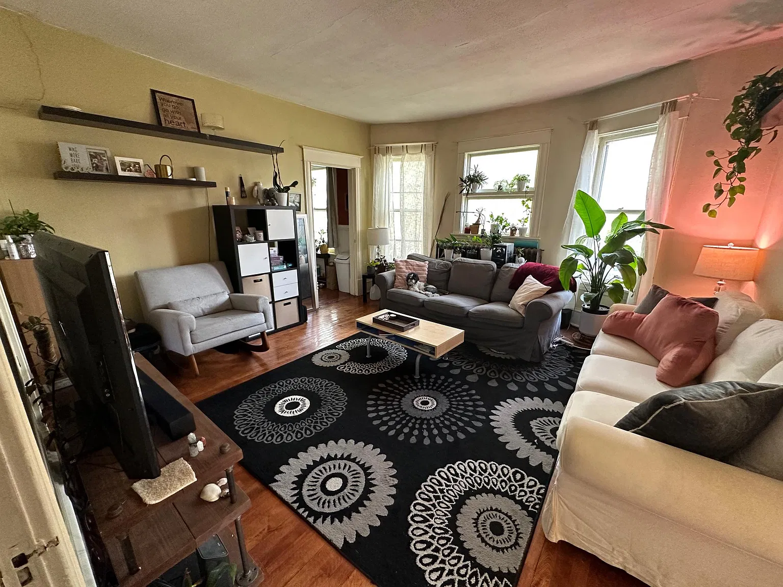 4 bed, 2000 sqft, $2,450 — Photo 2