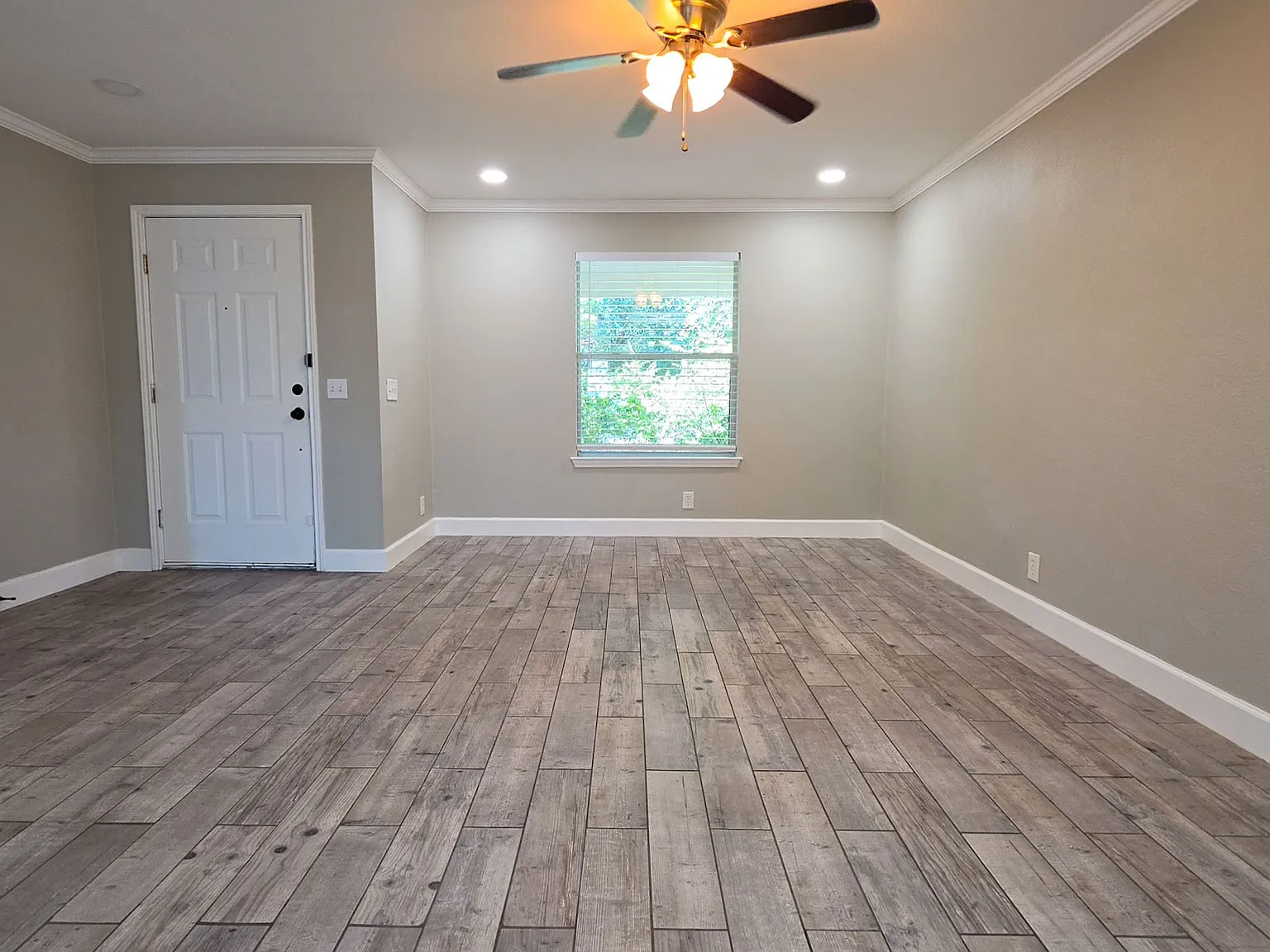3 bed, 1292 sqft, $1,795 — Photo 2