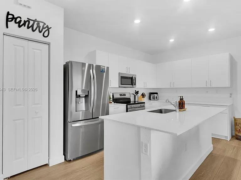2444 SE 24th Ave — Photo 7