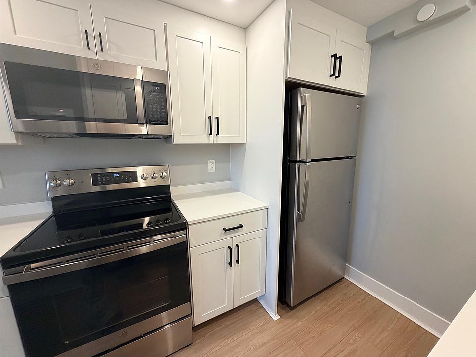 1st image of 132 Sherman St #7