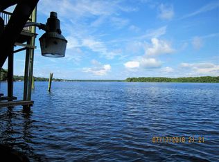 701 Front St, Welaka, FL 32193