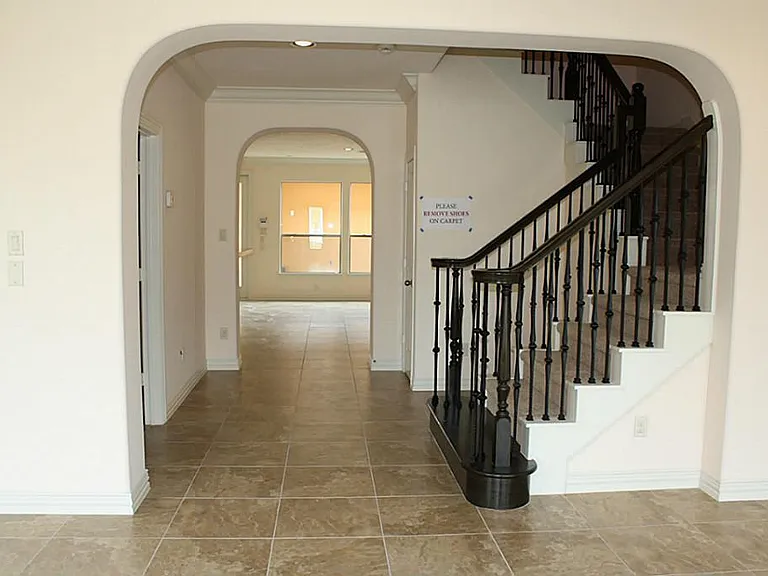 2046 Palm Forest Ln — Photo 4