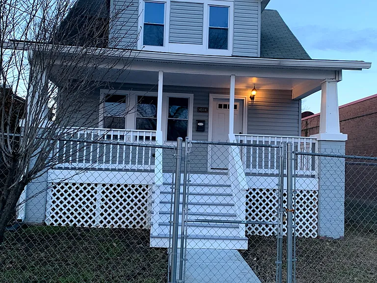 4504 Bowen Rd SE — Photo 1