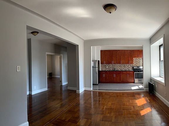 3rd image of 201 Linden Blvd APT F16