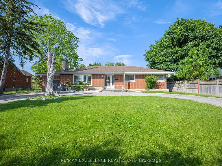 166 McLaughlin Rd S — Photo 2