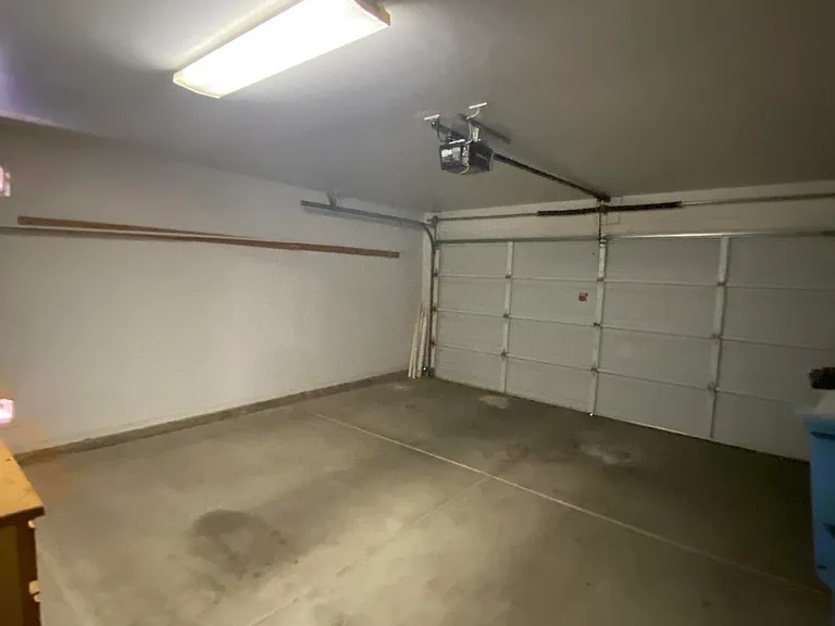 1704 E Pontiac Dr — Photo 18