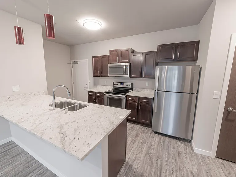 Mammoth Springs Apartments & Townhomes — Photo 37