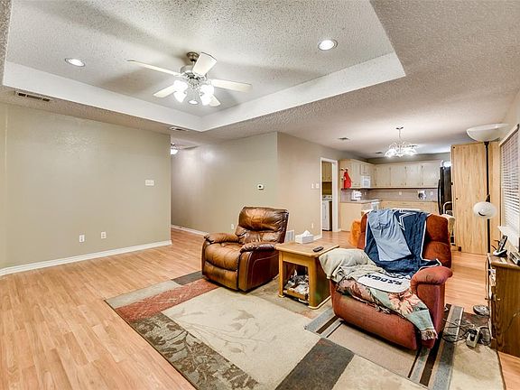 5th image of 2610 Highland St