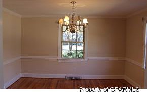 4th image of 1753 Beaumont Dr
