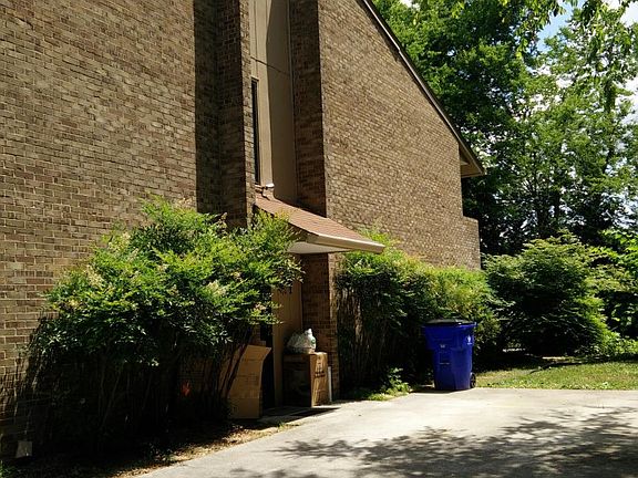 2nd image of 9500 Hidden Oak Way