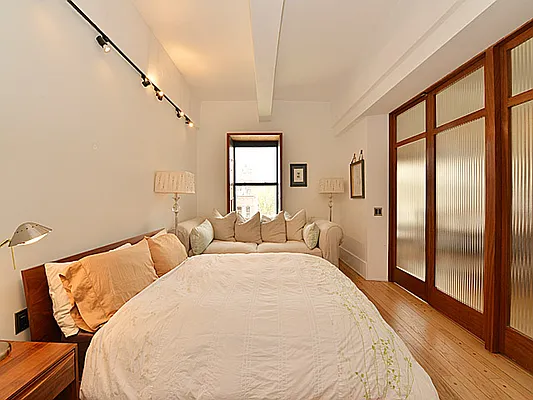 Sold by Cooper & Cooper Real Estate | media 17
