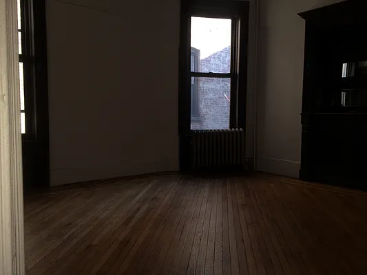 Rented by Knightsbridge Properties Corp | media 28